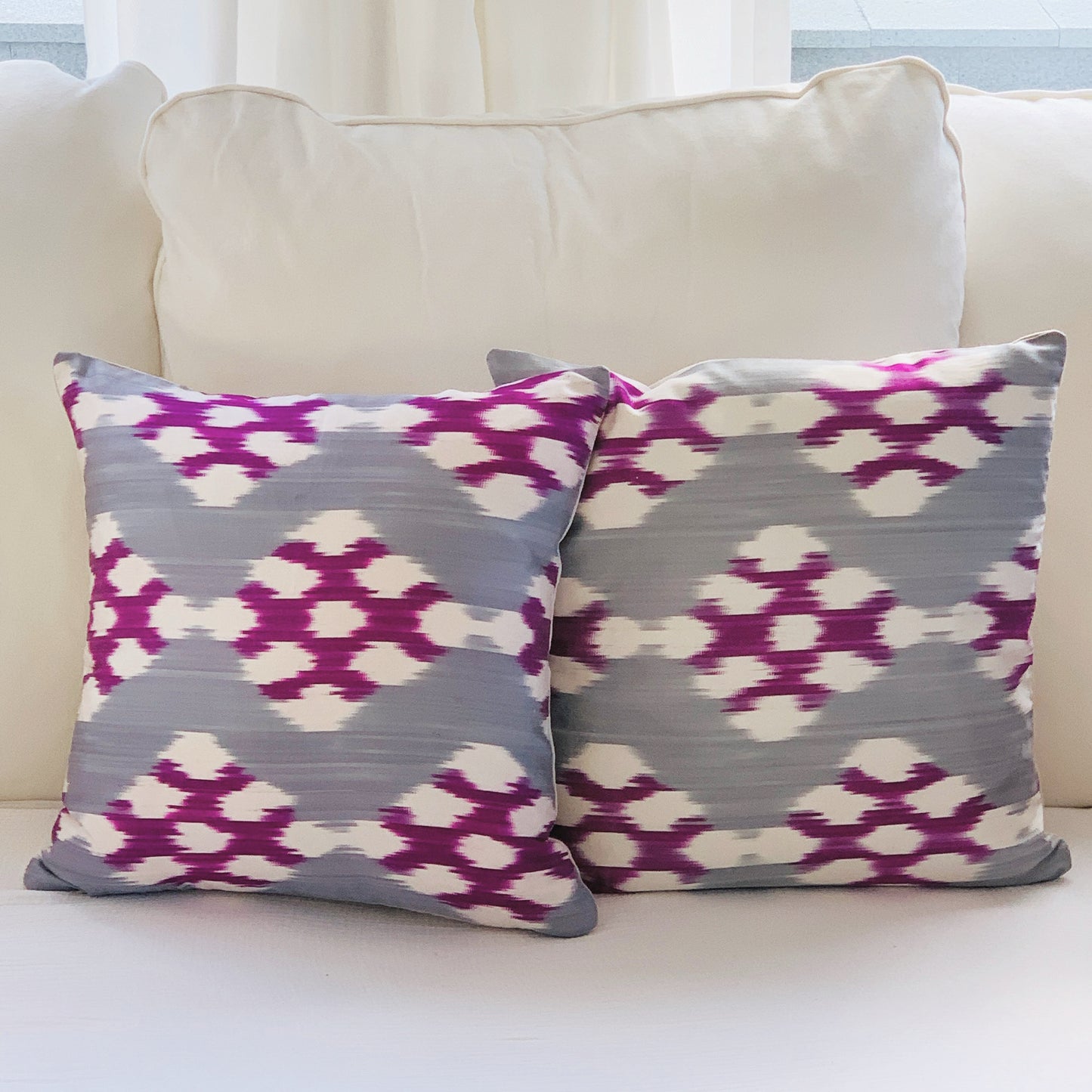 Silk cushion 40x40 cm