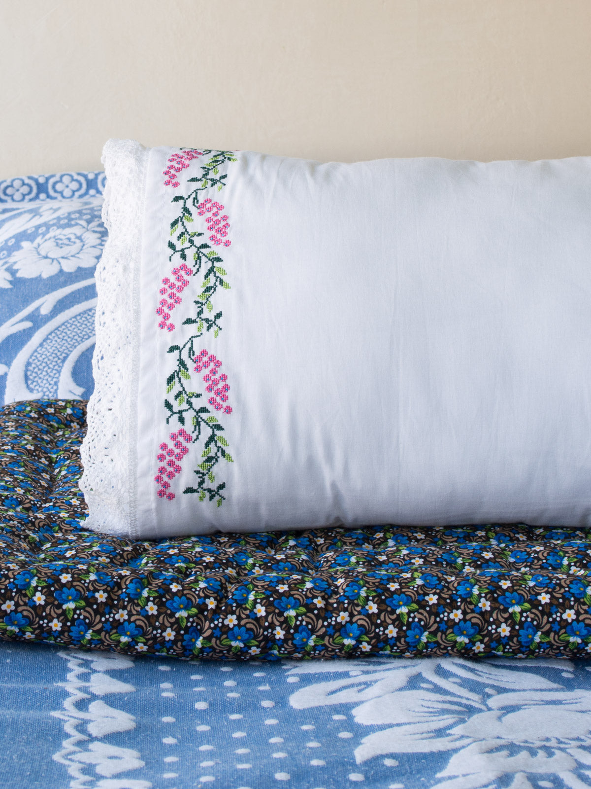 Cushion with embroidery
