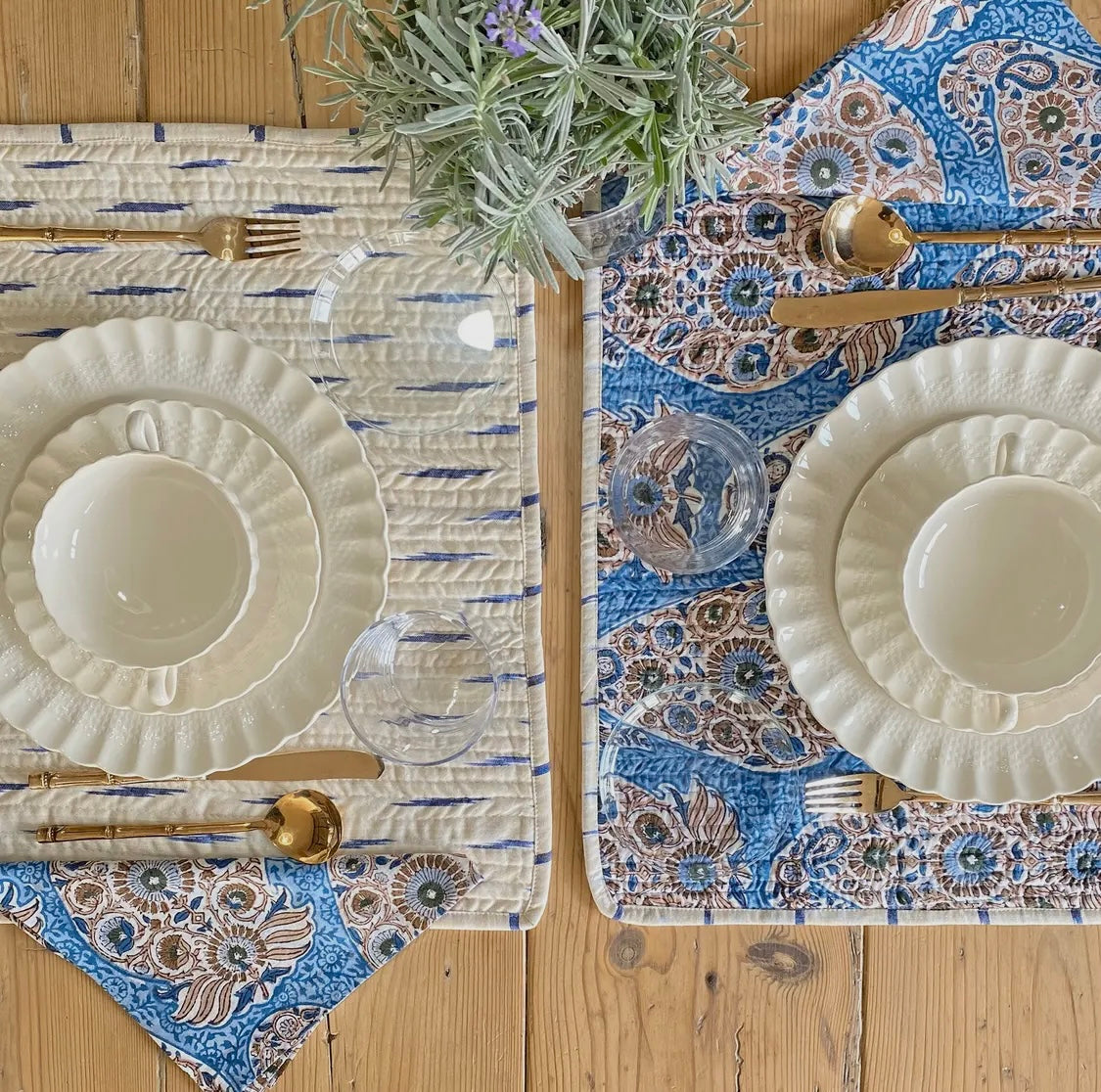 Reversible placemat and napkin